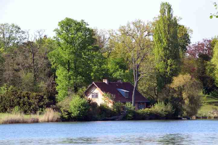 Das Rote Haus am Heiligen See in Potsdam.