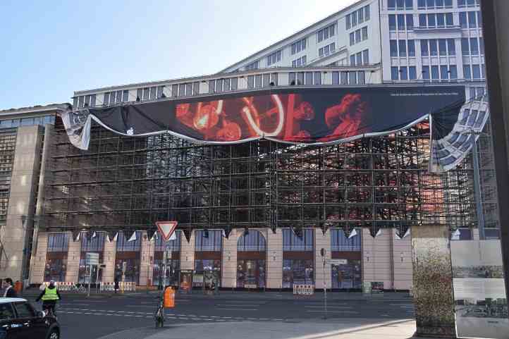 Reklame Gebude am Leipziger Platz.