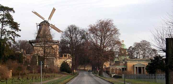 Historische Mhle und Neue Kammern an der Maulbeerallee in Potsdam