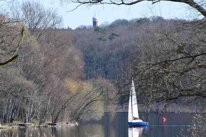 Blick von Sacrow nach Nikolskoe.