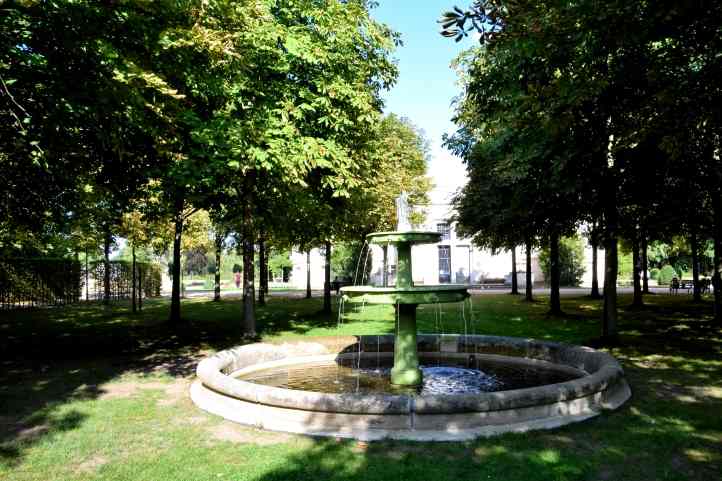 Schalenfontne im Dichterhain Charlottenhof - Sanssouci.