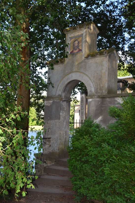 Christuspforte vor der Friedenskirche in Sanssouci.