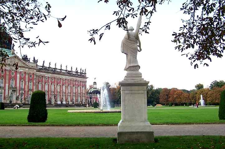 Gartenparterre im Park am Neuen Palais.