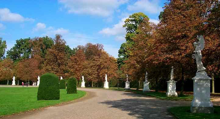 Im Gartenparterre hinter dem Neuen Palais.