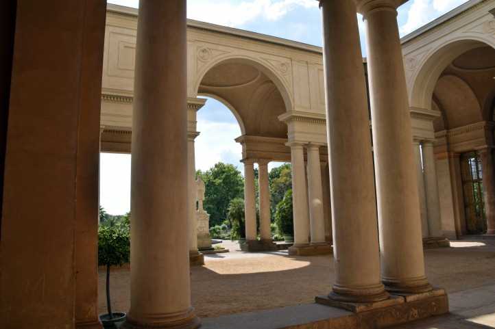 Im Sulenhof der Orangerie in Sanssouci.