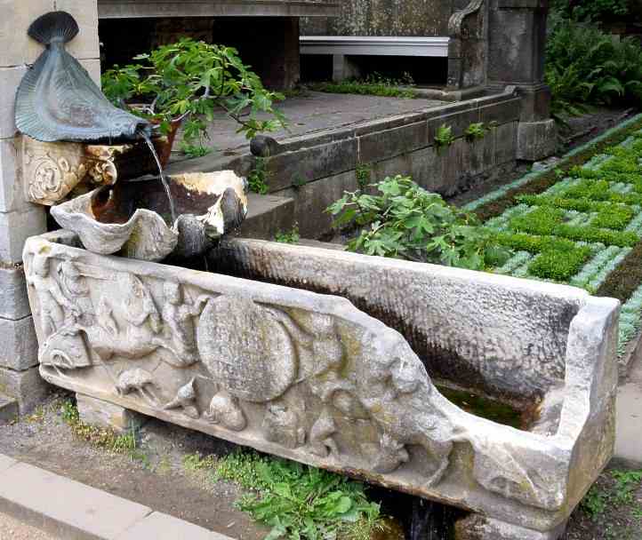 Kentaurensarkophag in den Rmischen Bdern - Sanssouci.