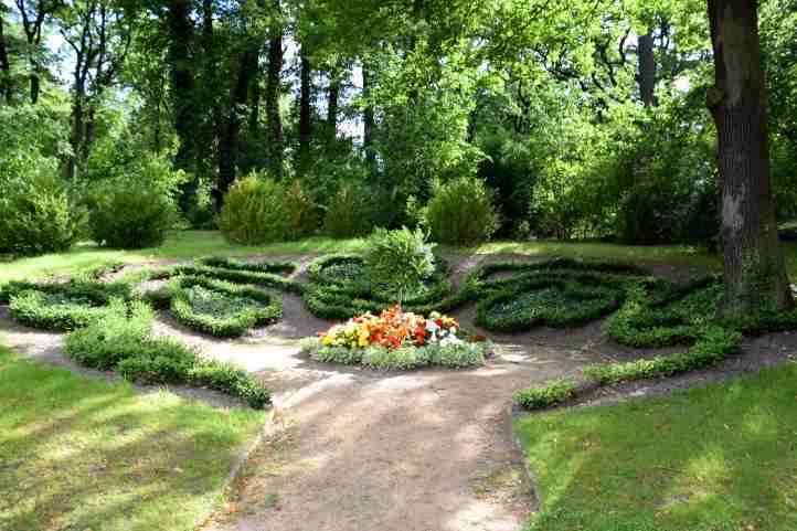 Rabatten im Park Babelsberg.