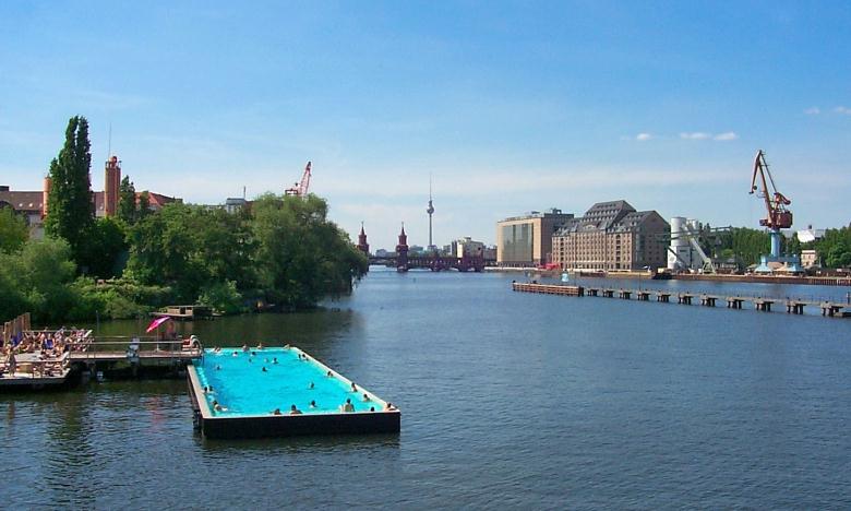 Badeschiff - Freizeitbad - in der Spree, an der Eichenstr. 4, 12435 Berlin / Alt-Treptow