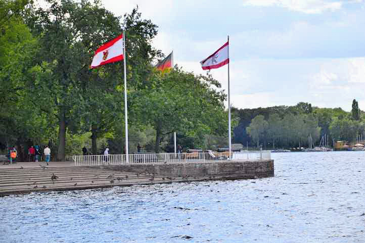 Kanonenplatz am Ende der Greenwichpromenade am Tegeler See.