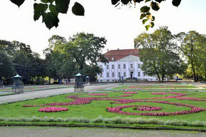 Schloss Friedrichsfelde in Berlin - Vorderfront