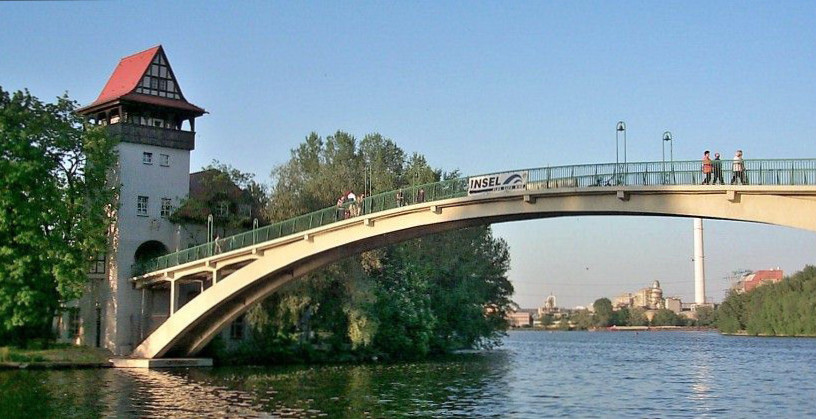 Abteibrcke zur Insel der Jugend.