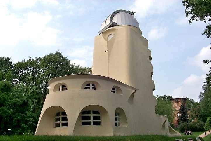 Einsteinturm - Rckfront in Potsdam