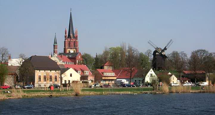 Heilig Geist Kirche  und Bockwindmhle in Werder