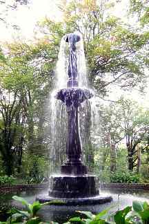 Schalenbrunnen auf der Pfaueninsel