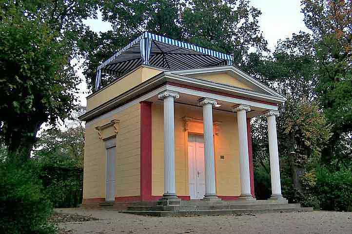 Schinkels Pomonatempel am Pfingstberg / Belvedere in Potsdam.